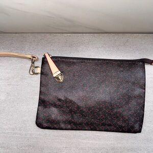 Bag/Purse: New women’s wristlet black and red purse
